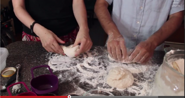 Making Homemade Pizza With XOXO Cooks [VIDEO]